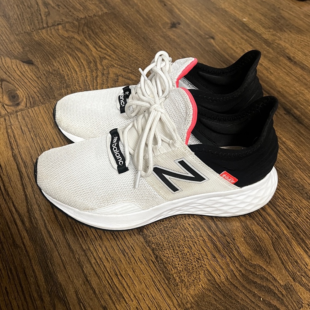 New Balance Fresh Foam ROAV Running Shoe Womens